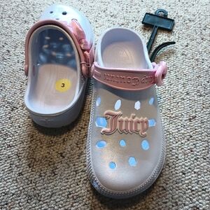 New!!;Juicy Couture Pink Sandals Croc with Slip-On Design